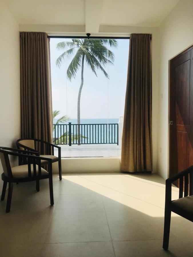 White Sand Villa - Beach Front ヒッカドゥワ エクステリア 写真