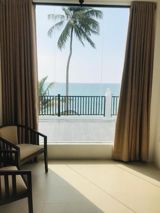 White Sand Villa - Beach Front ヒッカドゥワ エクステリア 写真