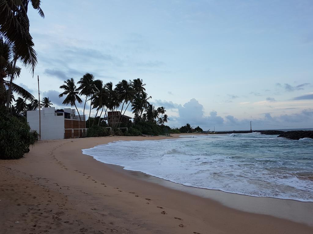 White Sand Villa - Beach Front ヒッカドゥワ エクステリア 写真