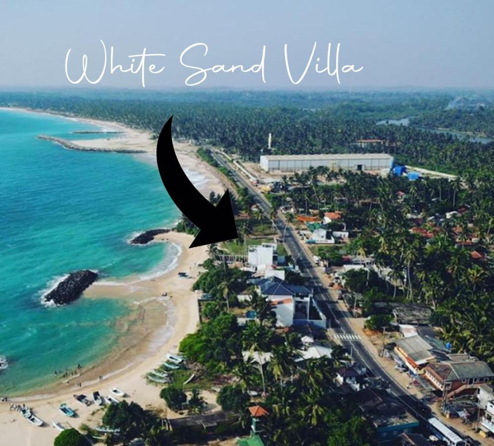 White Sand Villa - Beach Front ヒッカドゥワ エクステリア 写真